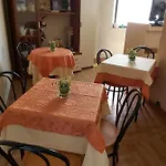 Hotel Centrale מלון